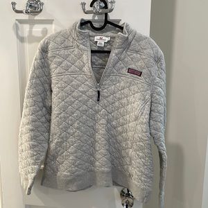 Vineyard vines grey quilted shep shirt. Size XL